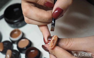 指間的幻境魔法 解鎖魔鏡まきょう美甲的藝術趣味